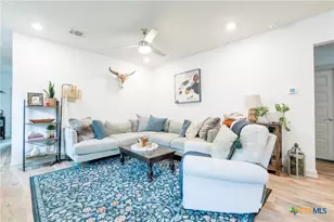 324 Millbrook Blvd, San Marcos, TX 78666 - Photo 5