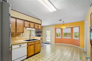 517 Maplewood Dr, Victoria, TX 77901 - Photo 15