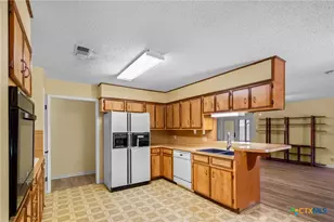 517 Maplewood Dr, Victoria, TX 77901 - Photo 19