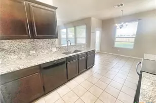 525 Tom Kemp Dr, New Braunfels, TX 78130 - Photo 13