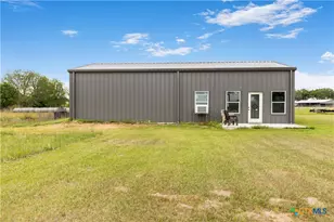 592 Dagg, Yoakum, TX 77995 - Photo 23