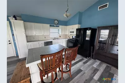 303 E Bay Avenue, Seadrift, TX 77983 - Photo 13