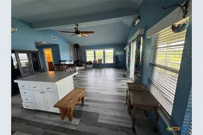 303 E Bay Avenue, Seadrift, TX 77983 - Photo 11