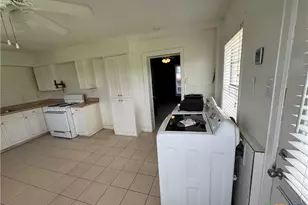 303 E Bay Ave, Seadrift, TX 77983 - Photo 27