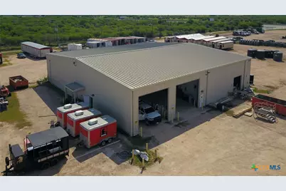 8609 Lone Tree Road, Victoria, TX 77905 - Photo 5