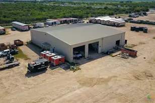 8609 Lone Tree Rd, Victoria, TX 77905 - Photo 1