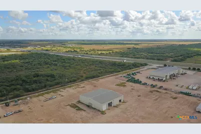 8609 Lone Tree Road, Victoria, TX 77905 - Photo 5
