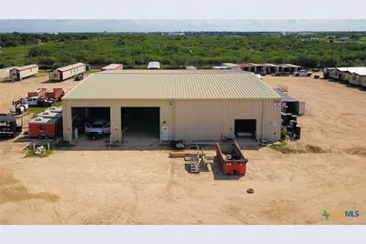 8609 Lone Tree Road, Victoria, TX 77905 - Photo 7