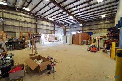 8609 Lone Tree Road, Victoria, TX 77905 - Photo 27