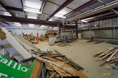 8609 Lone Tree Road, Victoria, TX 77905 - Photo 35