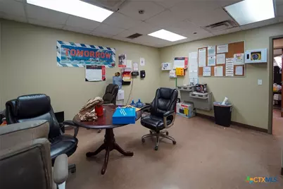 8609 Lone Tree Road, Victoria, TX 77905 - Photo 13