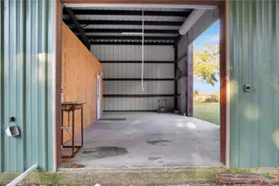 2133 Co Rd 125, Edna, TX 77957 - Photo 23