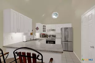 329 Lost Trail Cir, La Vernia, TX 78121 - Photo 5