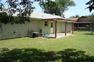 830 McGar St, New Braunfels, TX 78130 - Photo 17