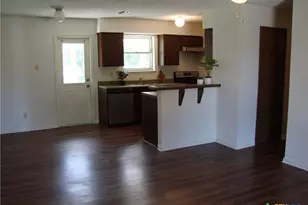 830 McGar St, New Braunfels, TX 78130 - Photo 3