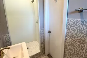 302 Smith St, Gonzales, TX 78629 - Photo 17