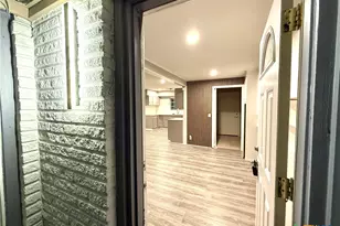 302 Smith St, Gonzales, TX 78629 - Photo 3