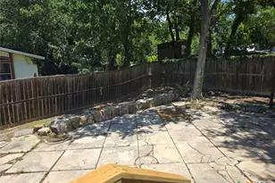 144 W Wallace St, Gonzales, TX 78629 - Photo 25