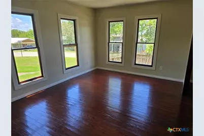 144 W Wallace Street, Gonzales, TX 78629 - Photo 5