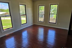 144 W Wallace St, Gonzales, TX 78629 - Photo 5