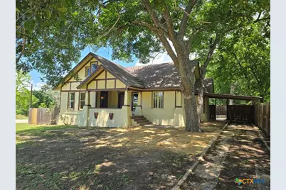 144 W Wallace Street, Gonzales, TX 78629 - Photo 1