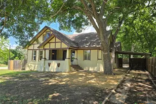 144 W Wallace St, Gonzales, TX 78629 - Photo 1