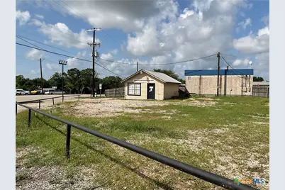 702 US Highway 77A, Yoakum, TX 77995 - Photo 7