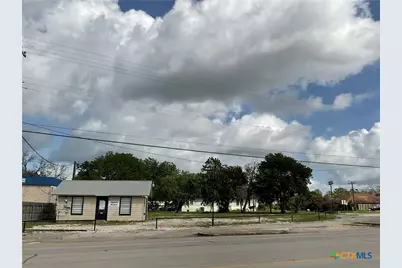 702 US Highway 77A, Yoakum, TX 77995 - Photo 1