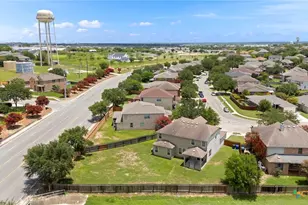 213 Springtree Pkwy, Cibolo, TX 78108 - Photo 3