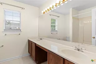 180 Castlewood Dr, Seguin, TX 78155 - Photo 17