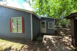 406 7th St, Bandera, TX 78003 - Photo 5