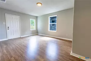 608 San Antonio Ave, Seguin, TX 78155 - Photo 19