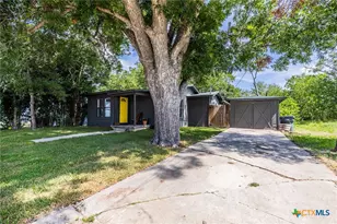 608 San Antonio Ave, Seguin, TX 78155 - Photo 5