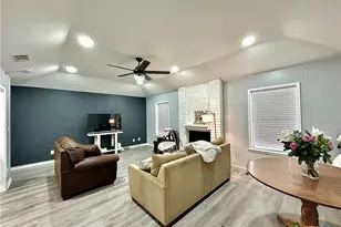 209 Roanoke Dr, Victoria, TX 77904 - Photo 7