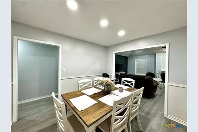 209 Roanoke Drive, Victoria, TX 77904 - Photo 11