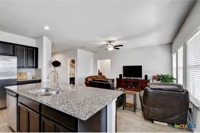 733 Peak Place, Seguin, TX 78155 - Photo 11