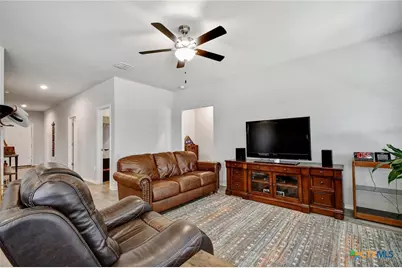 733 Peak Place, Seguin, TX 78155 - Photo 3