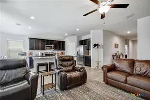 733 Peak Pl, Seguin, TX 78155 - Photo 5