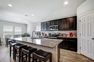 733 Peak Pl, Seguin, TX 78155 - Photo 7