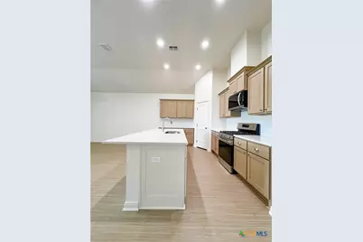 112 Raindance Court, Victoria, TX 77904 - Photo 9