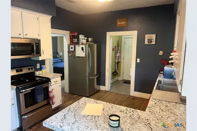 408 Hubbard Street, Yoakum, TX 77995 - Photo 9