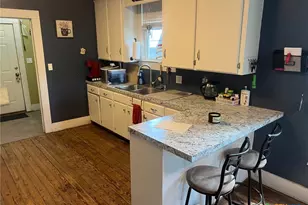 408 Hubbard St, Yoakum, TX 77995 - Photo 7