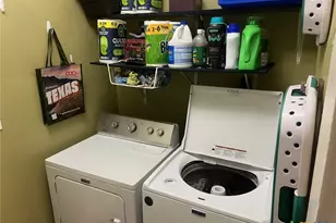 408 Hubbard St, Yoakum, TX 77995 - Photo 17