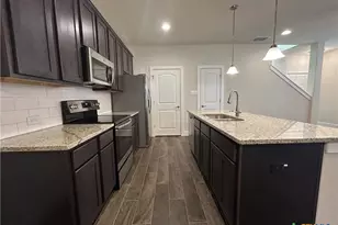 737 Milestone Pk, New Braunfels, TX 78130 - Photo 5