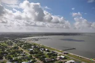 601 S 9th St, Seadrift, TX 77983 - Photo 31