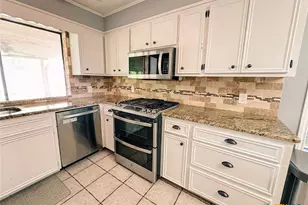 307 Bramble Bush Ln, Victoria, TX 77904 - Photo 13