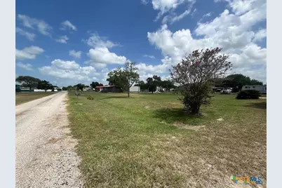 109 Susy Street, Port Lavaca, TX 77979 - Photo 3