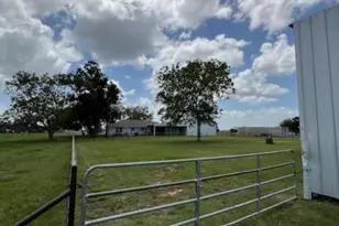 8652 State Hwy 111 E, Yoakum, TX 77995 - Photo 25