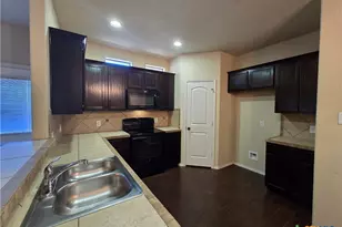 294 Rosalie Dr, New Braunfels, TX 78130 - Photo 9