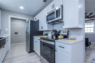 340 Frazier Ln, Burnet, TX 78611 - Photo 5